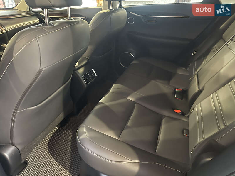 Позашляховик / Кросовер Lexus NX 2019 в Ужгороді