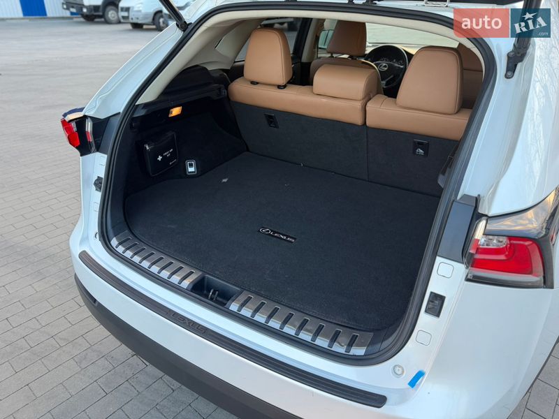 Внедорожник / Кроссовер Lexus NX 2016 в Одессе