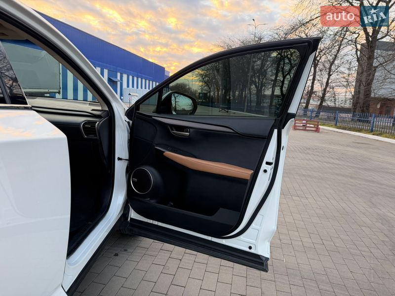 Внедорожник / Кроссовер Lexus NX 2016 в Одессе