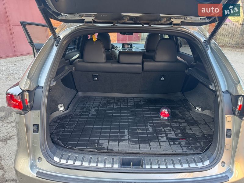 Позашляховик / Кросовер Lexus NX 2016 в Львові