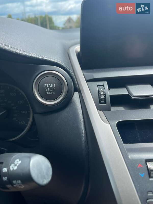 Внедорожник / Кроссовер Lexus NX 2017 в Львове