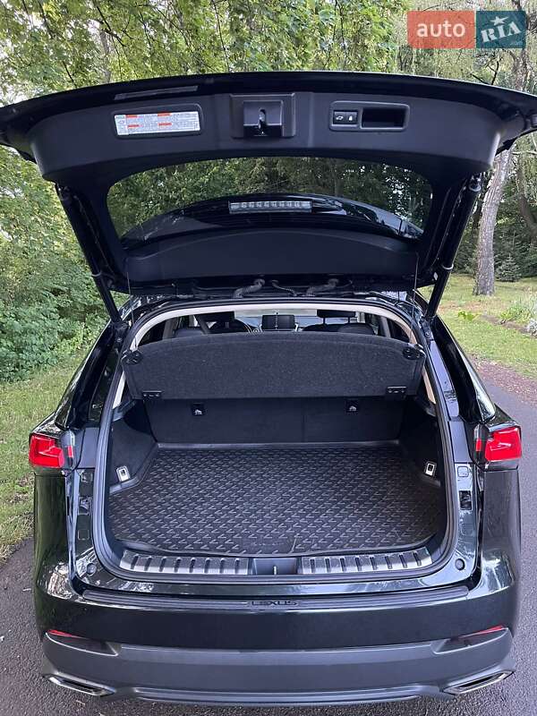 Внедорожник / Кроссовер Lexus NX 2017 в Львове