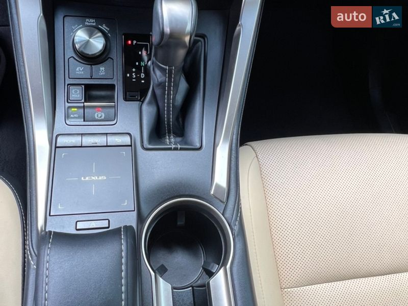 Позашляховик / Кросовер Lexus NX 2019 в Києві