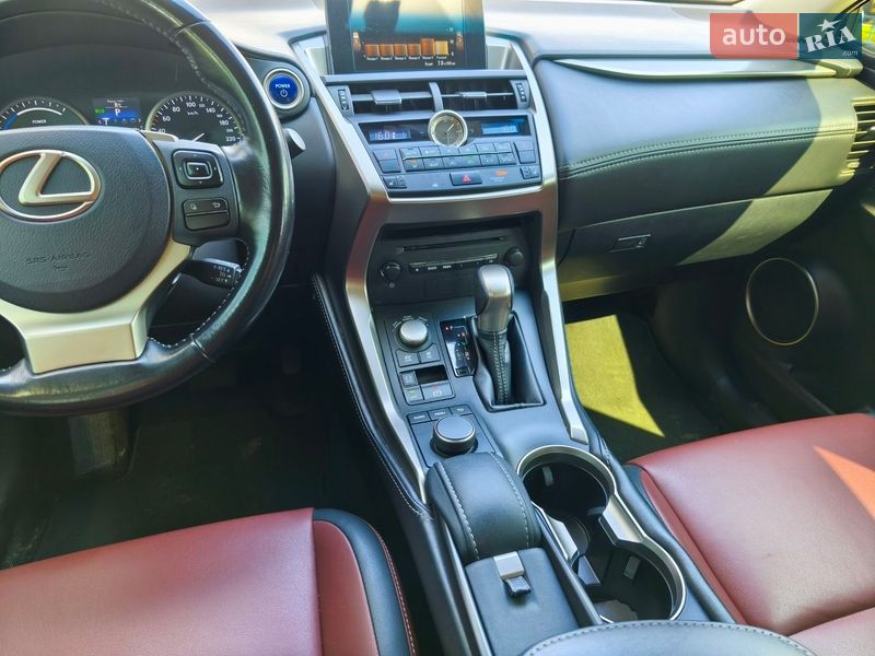 Позашляховик / Кросовер Lexus NX 2016 в Києві