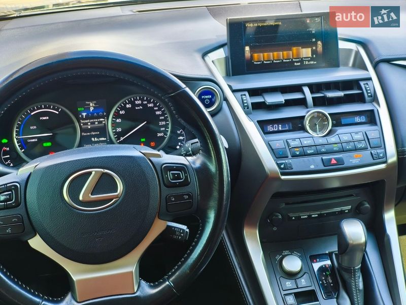Позашляховик / Кросовер Lexus NX 2016 в Києві