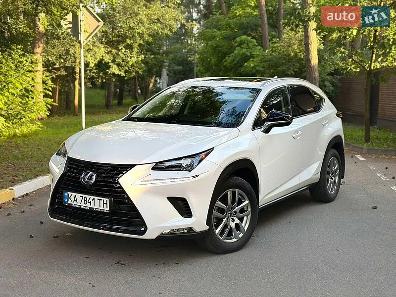 Lexus NX 2021