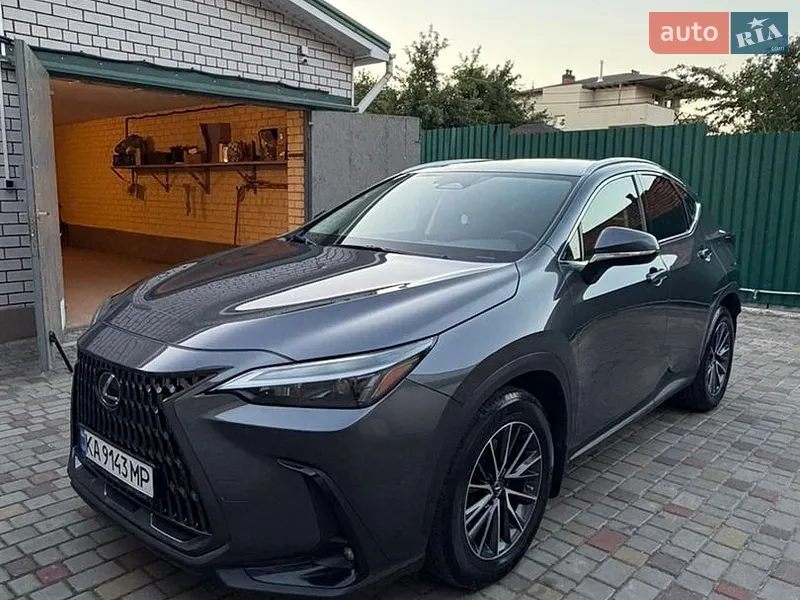 Lexus NX 2021
