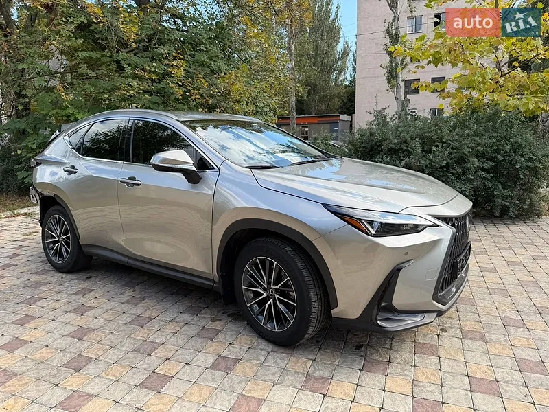 Lexus NX 2022