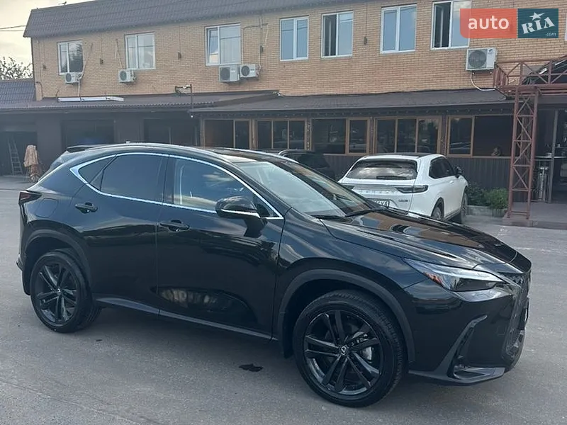 Lexus NX 2023