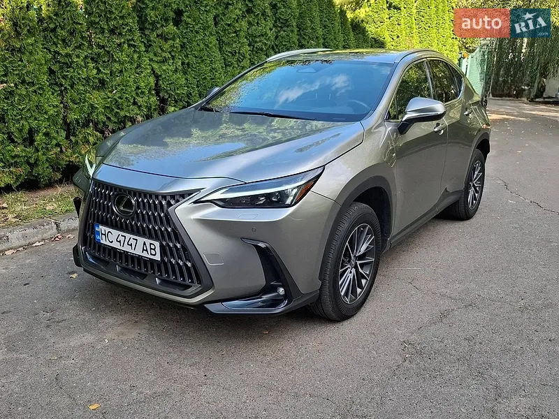 Lexus NX 2023