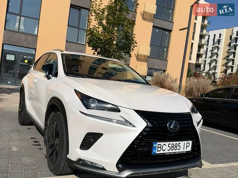 Lexus NX 2021