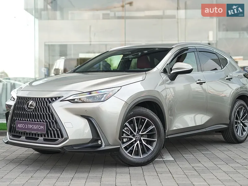 Lexus NX 2023