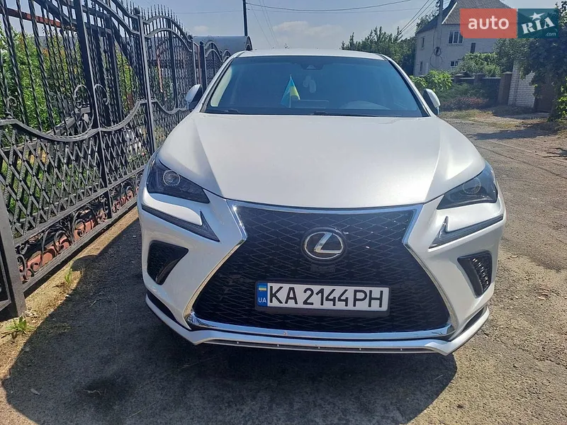 Lexus NX 2021
