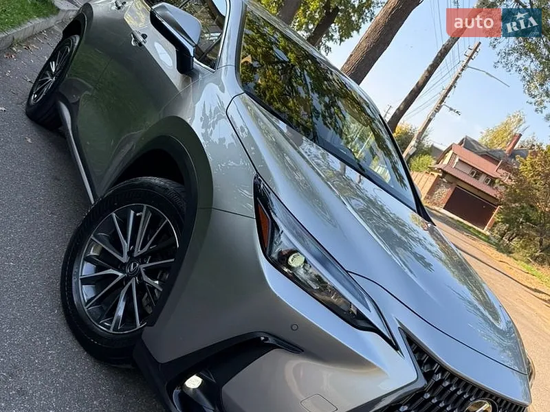Lexus NX 2022