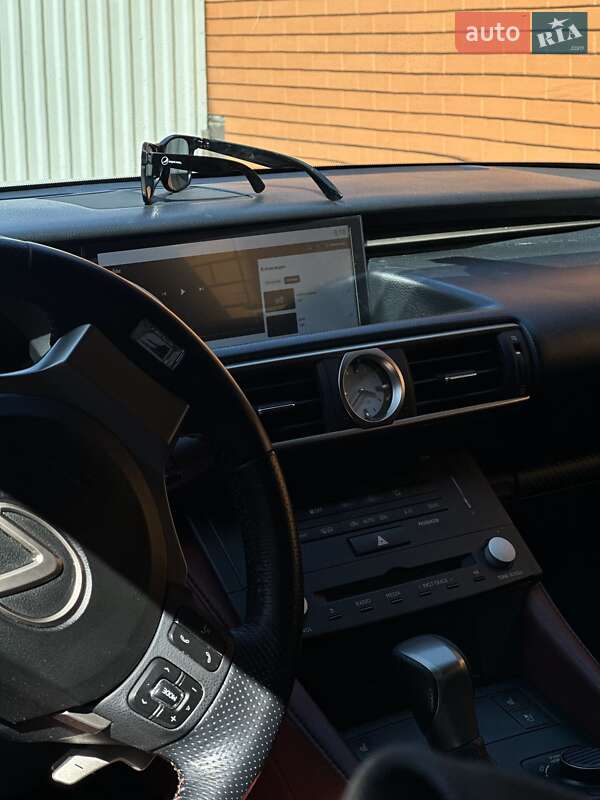 Купе Lexus RC 2014 в Рокитному