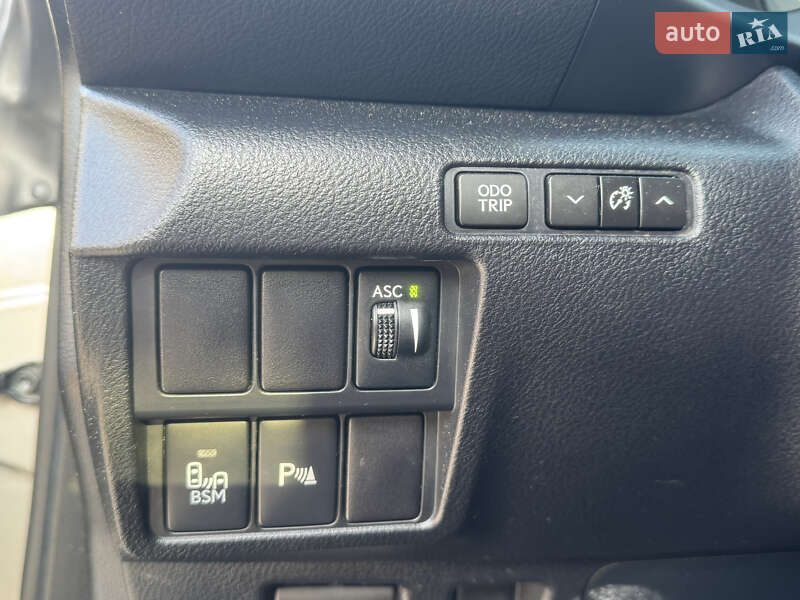 Купе Lexus RC 2017 в Киеве