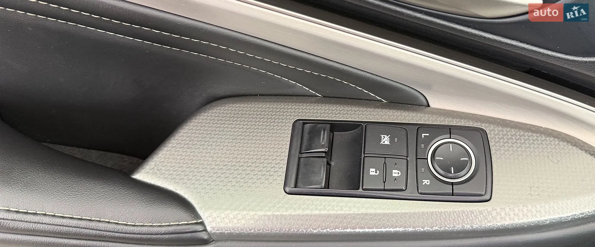 2016 Lexus RC - мініатюра 27