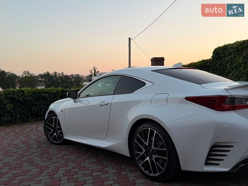 Купе Lexus RC 2017 в Чернівцях