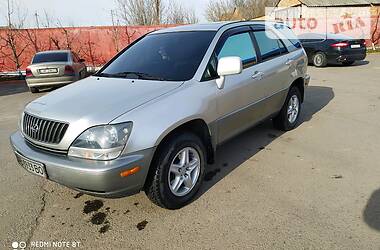 Позашляховик / Кросовер Lexus RX 2000 в 