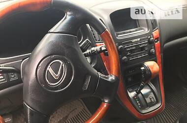 Позашляховик / Кросовер Lexus RX 2000 в 