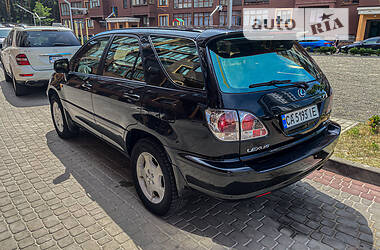 Универсал Lexus RX 2002 в Вараше