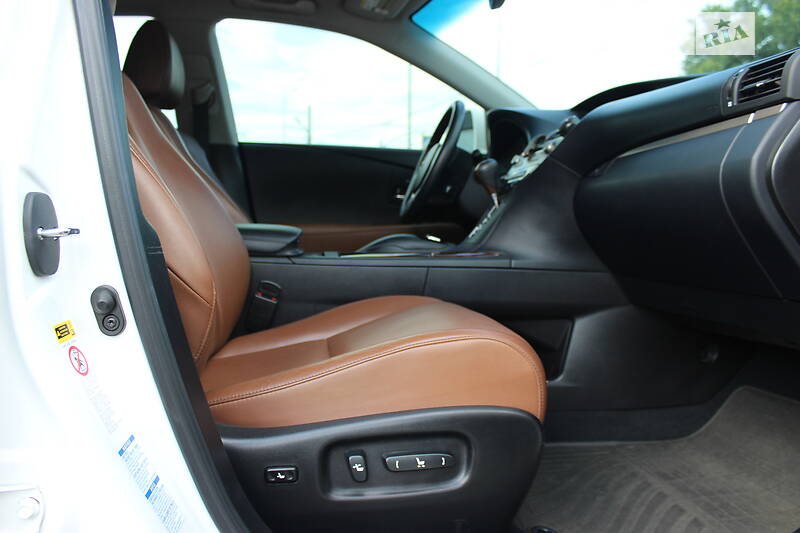 Седан Lexus RX 2015 в Виннице