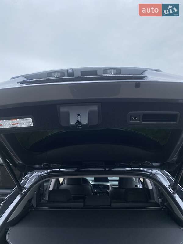 Внедорожник / Кроссовер Lexus RX 2018 в Киеве