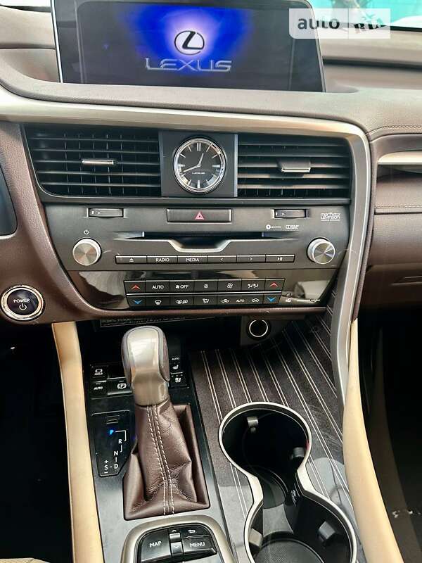 Позашляховик / Кросовер Lexus RX 2017 в Чернівцях
