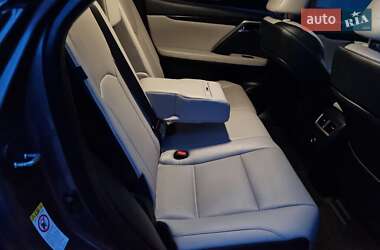 Внедорожник / Кроссовер Lexus RX 2018 в 
