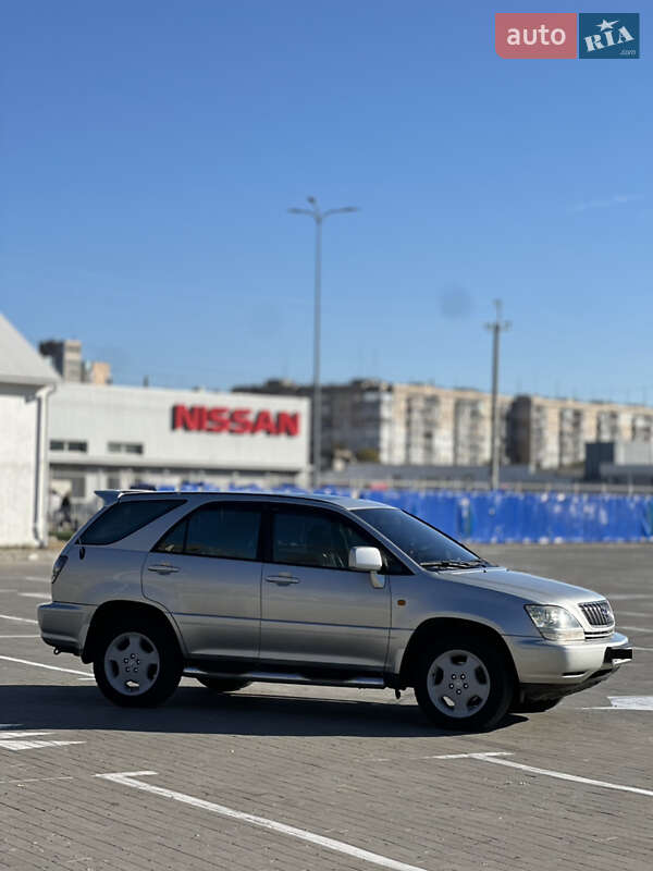 Внедорожник / Кроссовер Lexus RX 2002 в Одессе