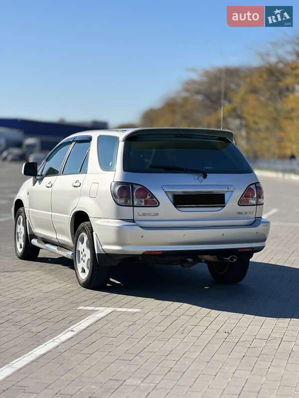 Внедорожник / Кроссовер Lexus RX 2002 в Одессе
