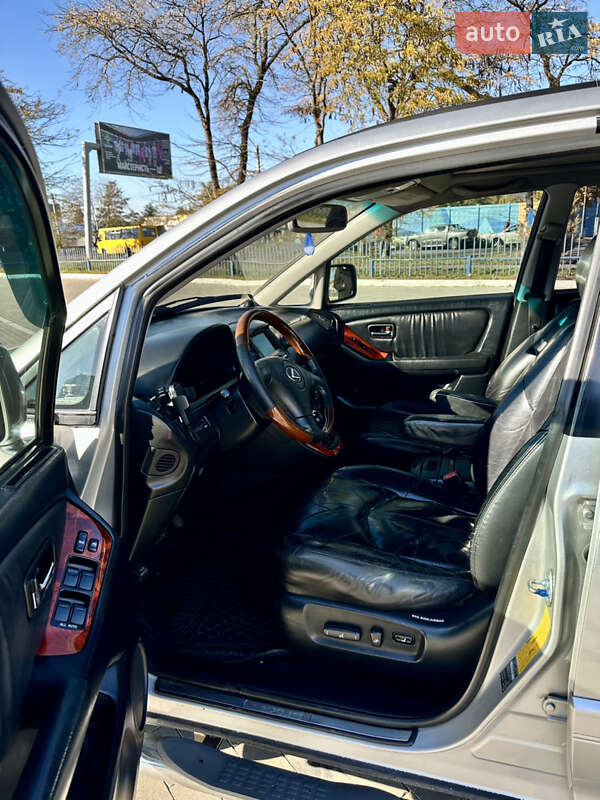 Внедорожник / Кроссовер Lexus RX 2002 в Одессе