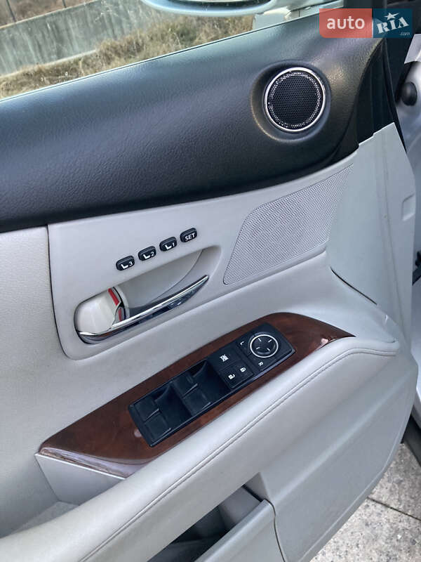 Внедорожник / Кроссовер Lexus RX 2010 в Звягеле