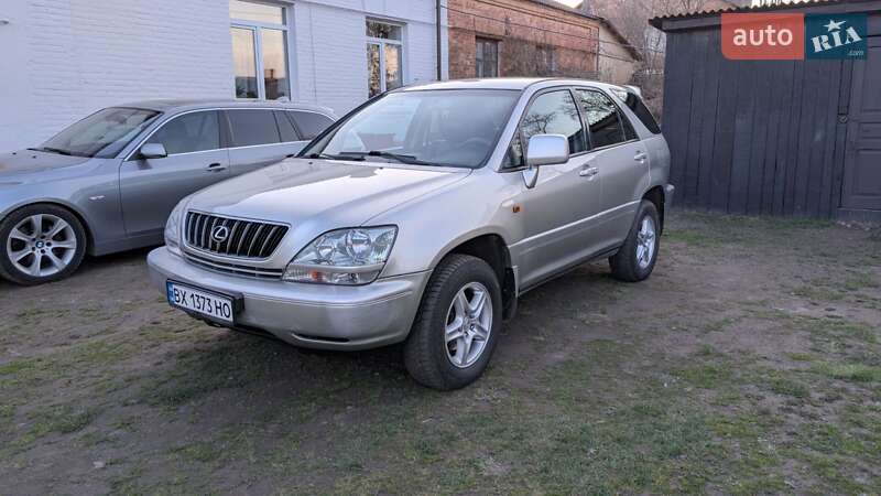 Внедорожник / Кроссовер Lexus RX 2000 в 