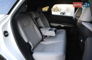 Внедорожник / Кроссовер Lexus RX 2023 в 