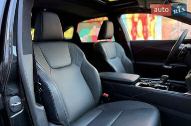 Позашляховик / Кросовер Lexus RX 2024 в 