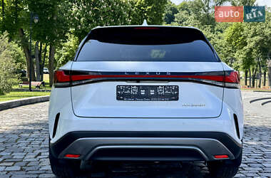 Внедорожник / Кроссовер Lexus RX 2023 в 
