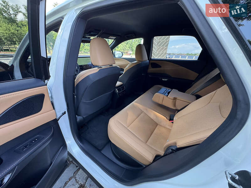 Внедорожник / Кроссовер Lexus RX 2023 в Киеве