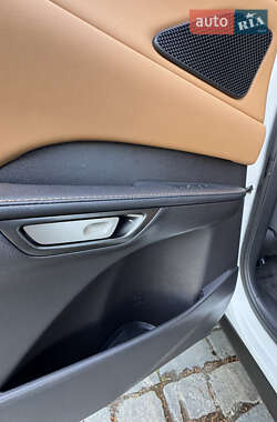 Внедорожник / Кроссовер Lexus RX 2023 в 
