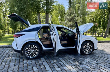 Внедорожник / Кроссовер Lexus RX 2023 в 
