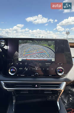 Внедорожник / Кроссовер Lexus RX 2023 в 