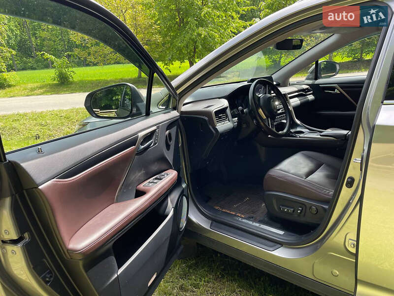 Позашляховик / Кросовер Lexus RX 2022 в Оратові