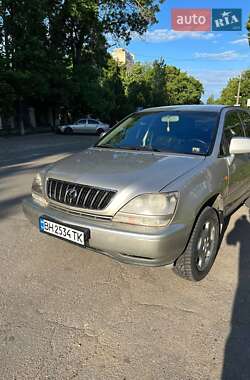 Внедорожник / Кроссовер Lexus RX 2000 в 