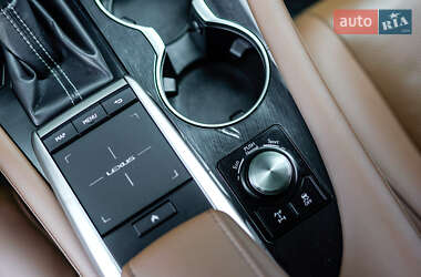 Внедорожник / Кроссовер Lexus RX 2021 в 
