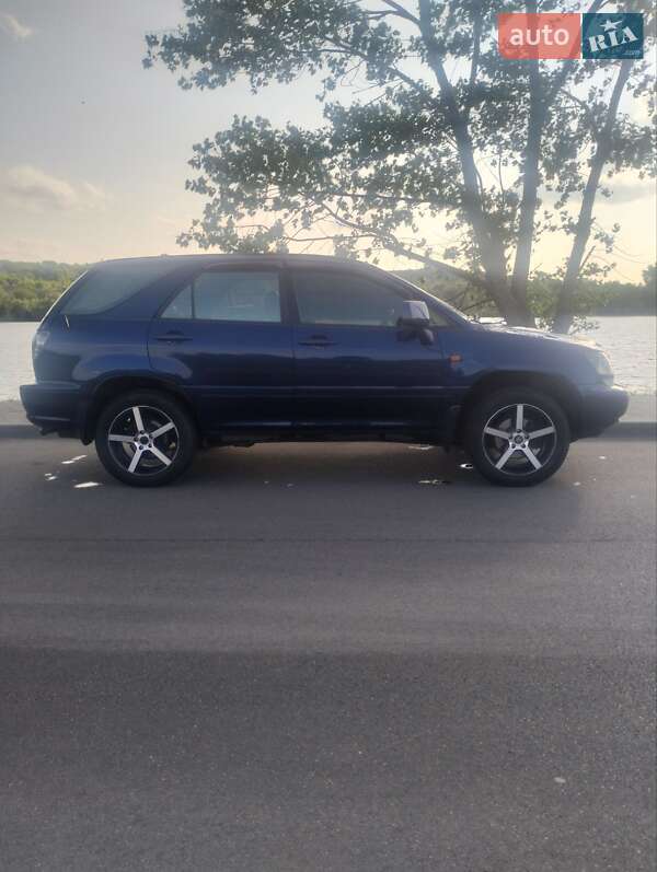 Внедорожник / Кроссовер Lexus RX 2002 в Василькове