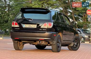 Внедорожник / Кроссовер Lexus RX 2001 в 
