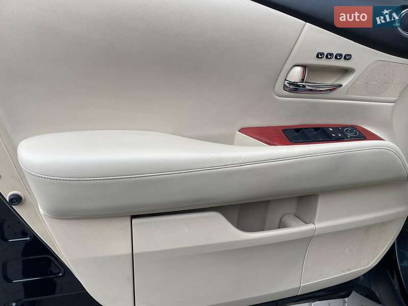 Внедорожник / Кроссовер Lexus RX 2011 в Черновцах