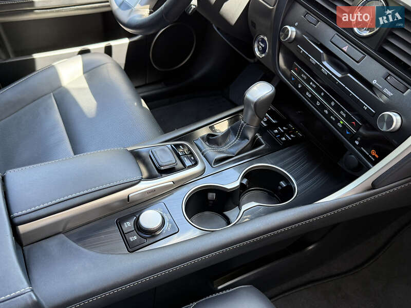 Позашляховик / Кросовер Lexus RX 2018 в Чернівцях