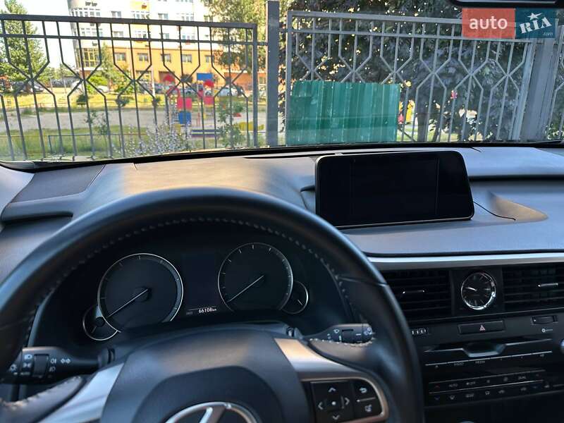 Lexus RX, фото з оголошення