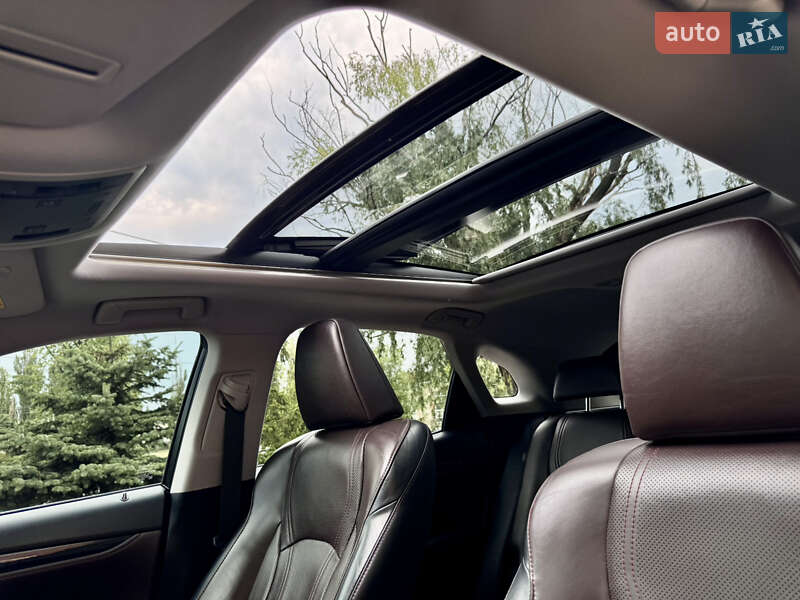 Позашляховик / Кросовер Lexus RX 2018 в Києві